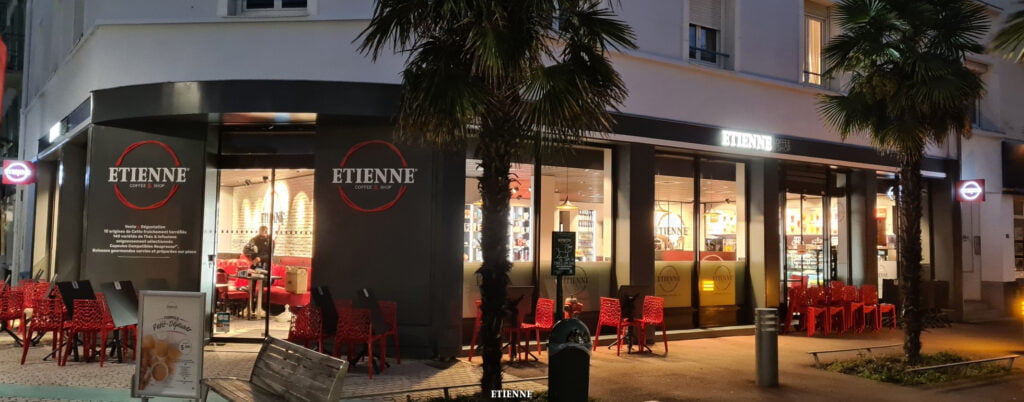 Extérieur ETIENNE Coffee & Shop St-Nazaire